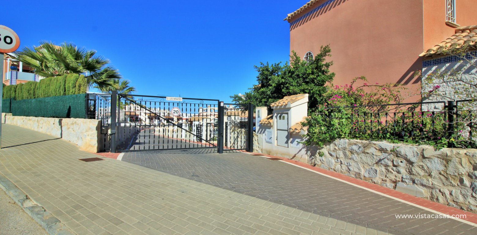 Jumilla style bungalow for sale in La Cañada San Miguel de Salinas gated community