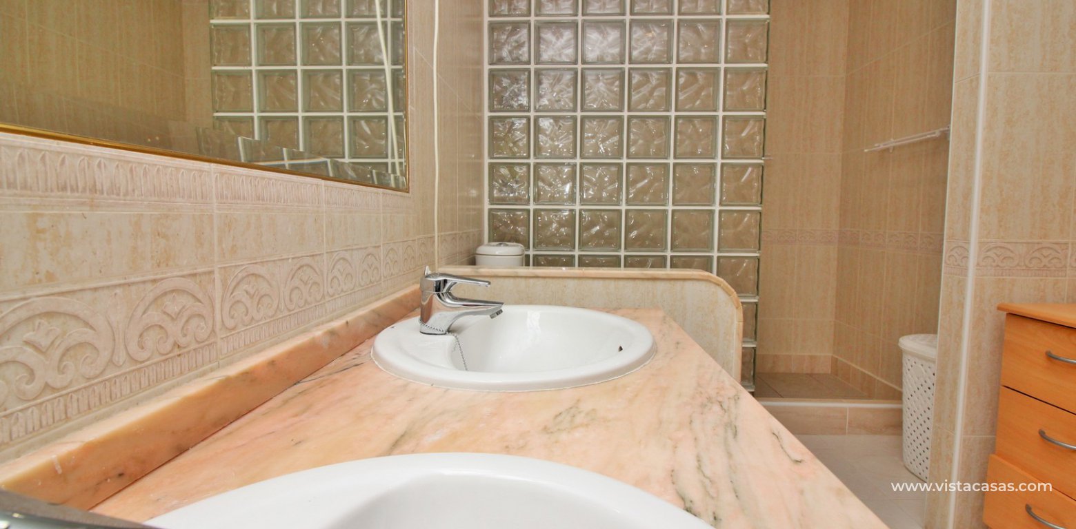 Apartment for sale Miraflores IV Playa Flamenca bathroom double sink