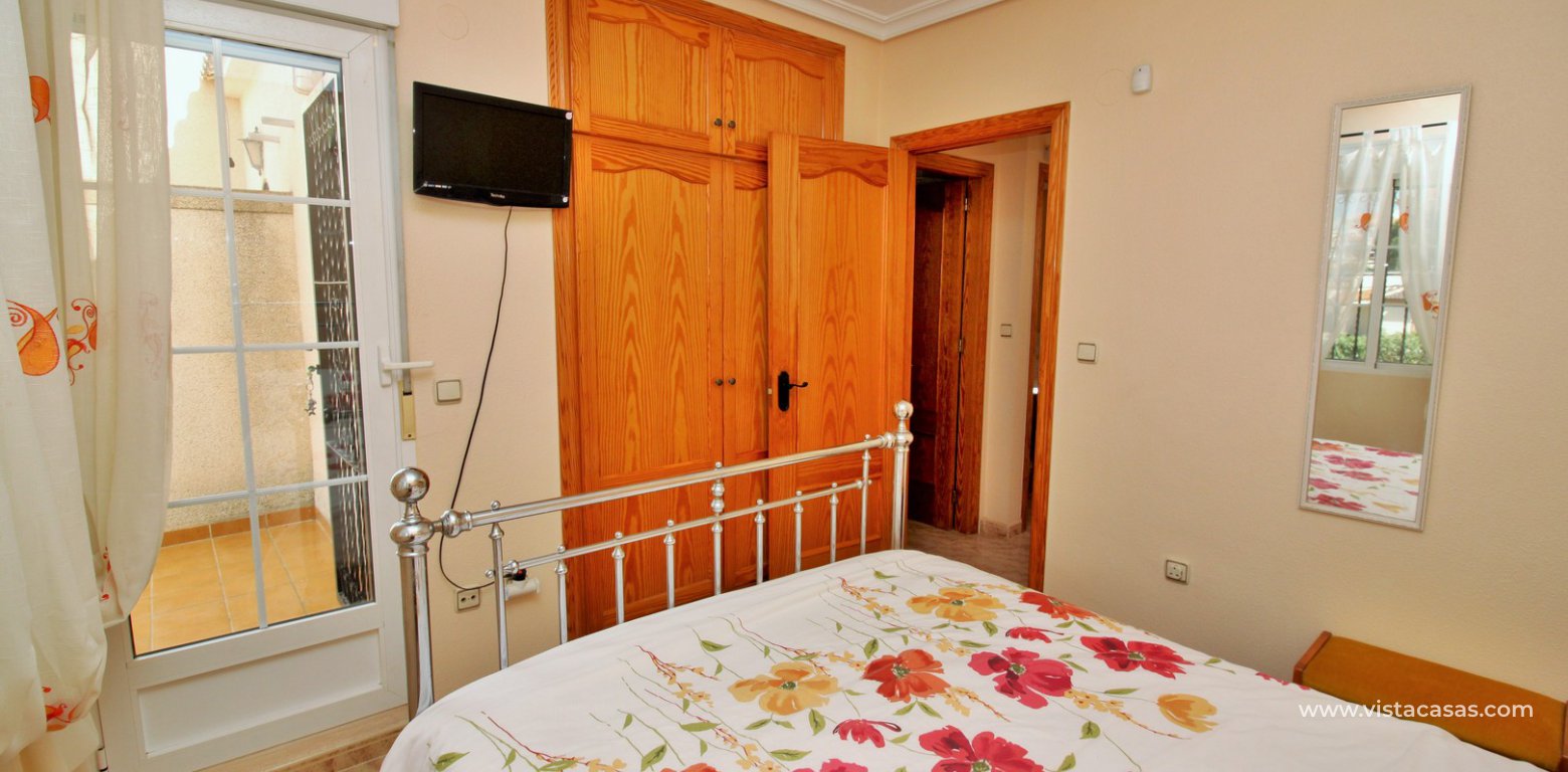 3 bedroom Zodiaco quad for sale Villamartin master bedroom fitted wardrobes