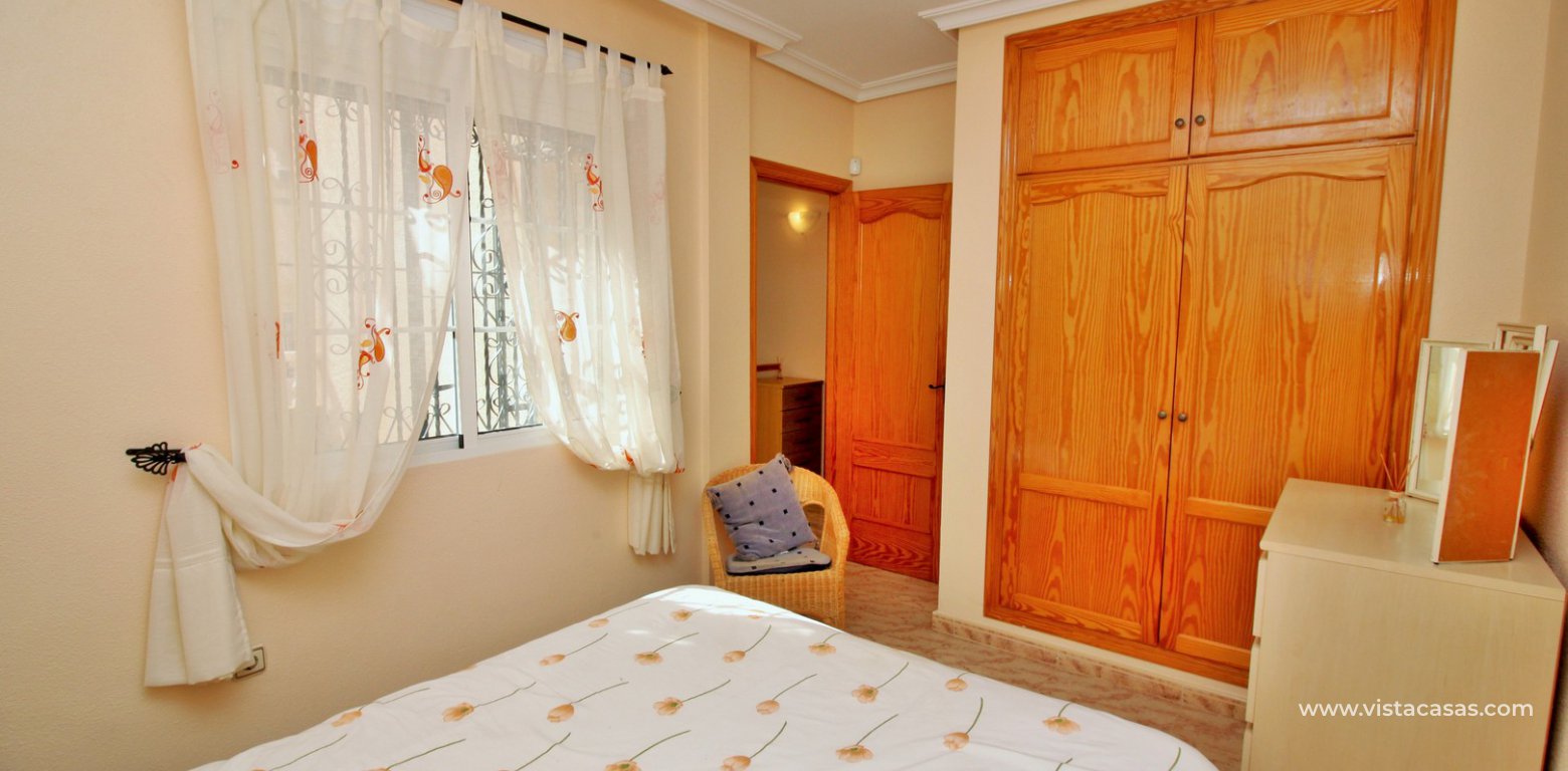 3 bedroom Zodiaco quad for sale Villamartin double bedroom fitted wardrobes