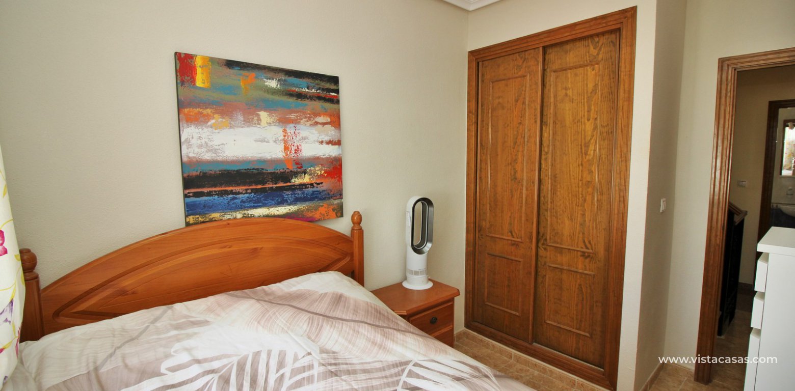 Townhouse for sale Entregolf Villamartin twin bedroom fitted wardrobes