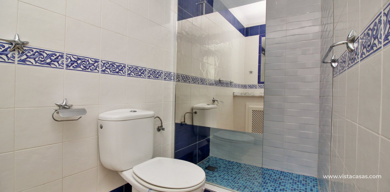 Penthouse apartment for sale Villamartin Plaza shower room