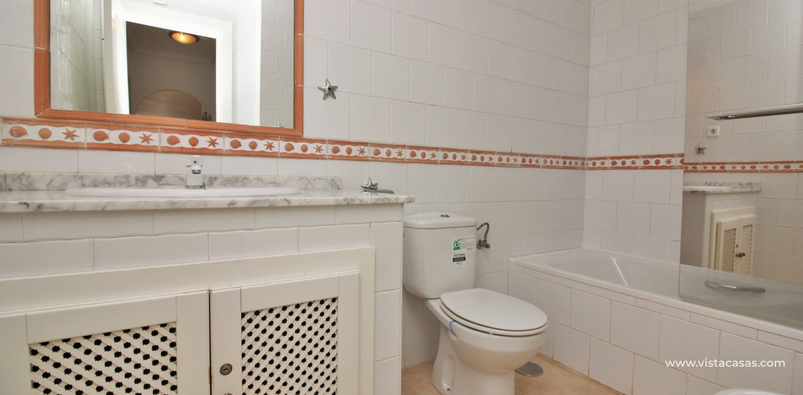 Penthouse apartment for sale Villamartin Plaza bathroom