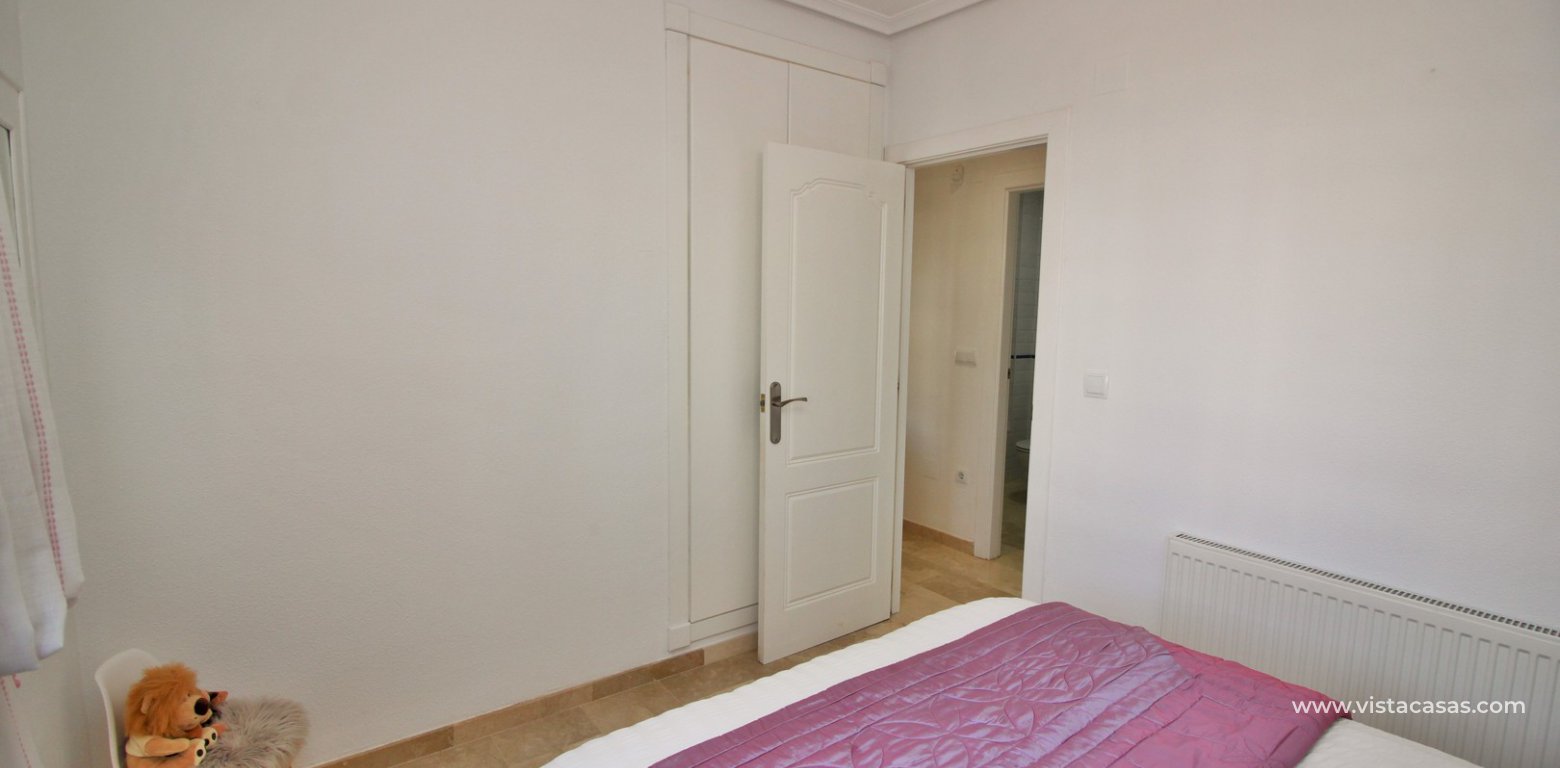 Ground floor apartment for sale R9 Pau 8 Villamartin twin bedroom fitted wardrobes