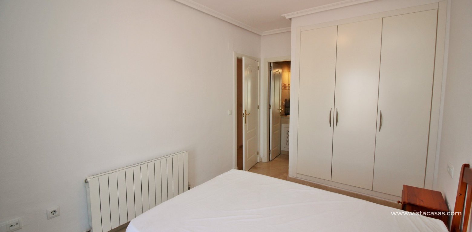 Lola bungalow for sale in R12 Pau 8 Villamartin master bedroom fitted wardrobes