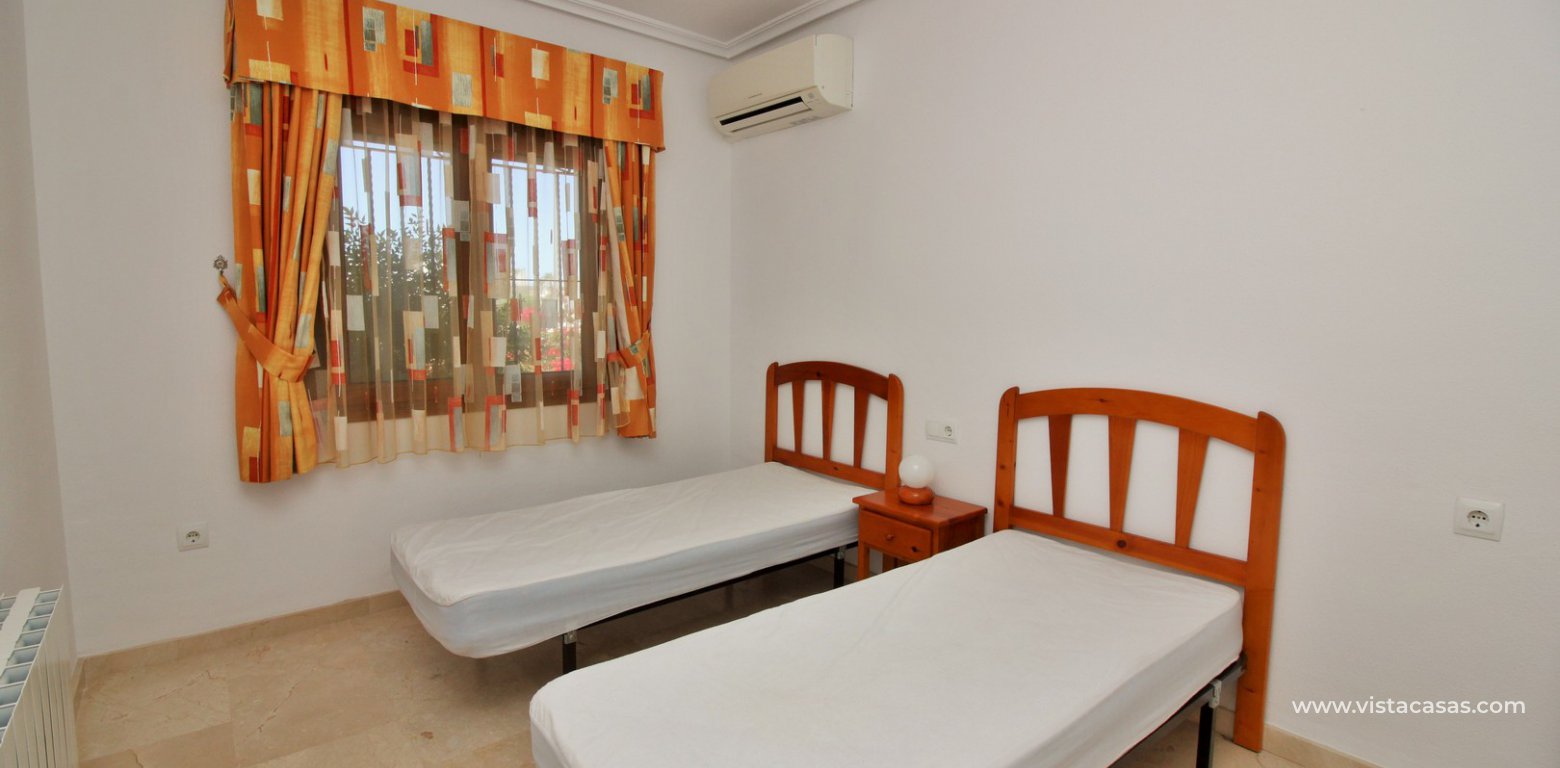 Lola bungalow for sale in R12 Pau 8 Villamartin twin bedroom