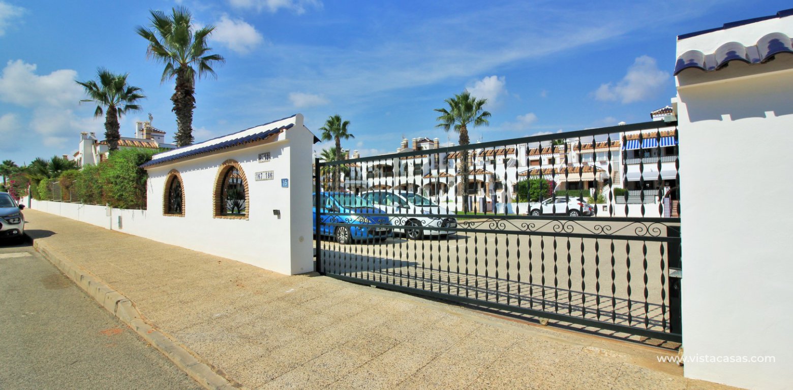 Lola bungalow for sale in R12 Pau 8 Villamartin gated community off road parking