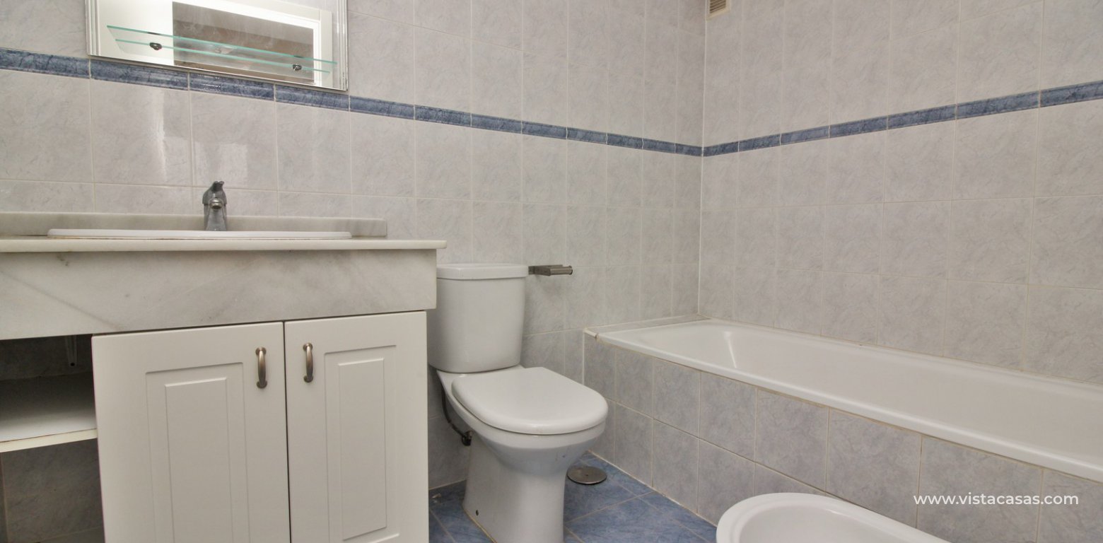 South facing top floor apartment for sale Panorama Golf Villamartin bathroom