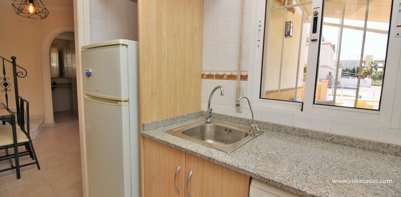 Townhouse for sale Avalon Pau 8 Villamartin kitchen 4