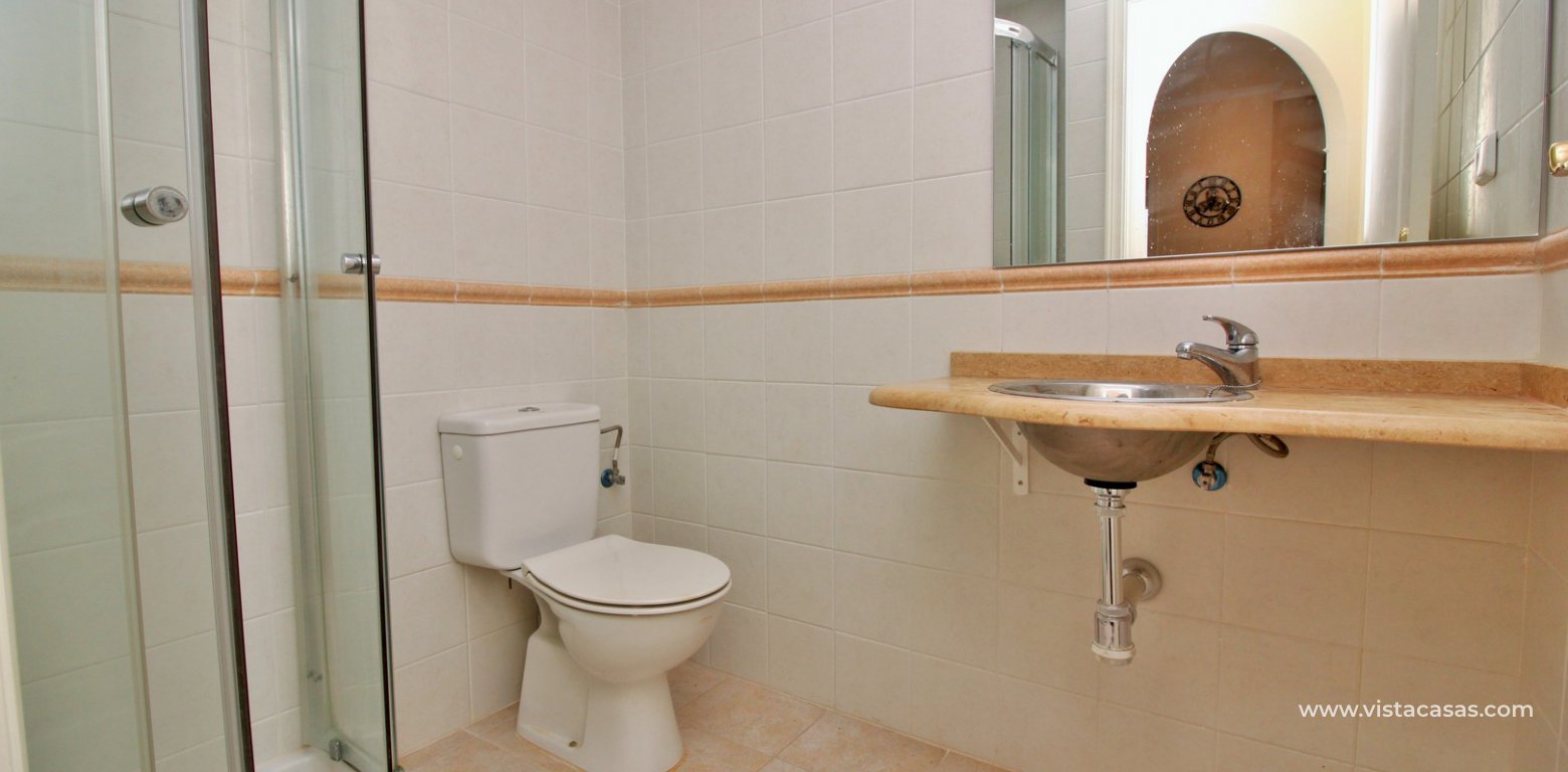 Townhouse for sale Avalon Pau 8 Villamartin downstairs bathroom