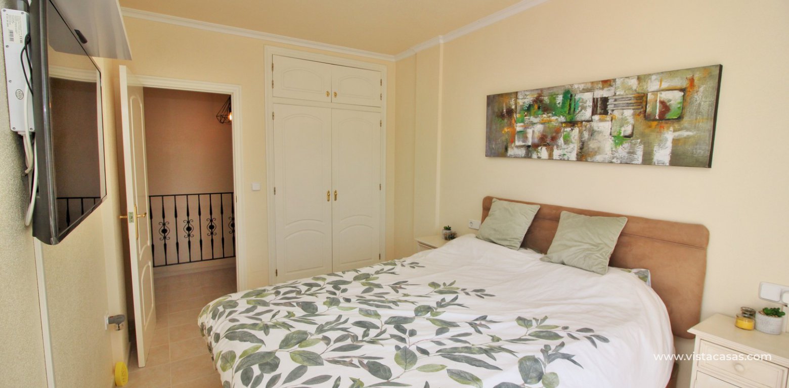 Townhouse for sale Avalon Pau 8 Villamartin master bedroom fitted wardrobes