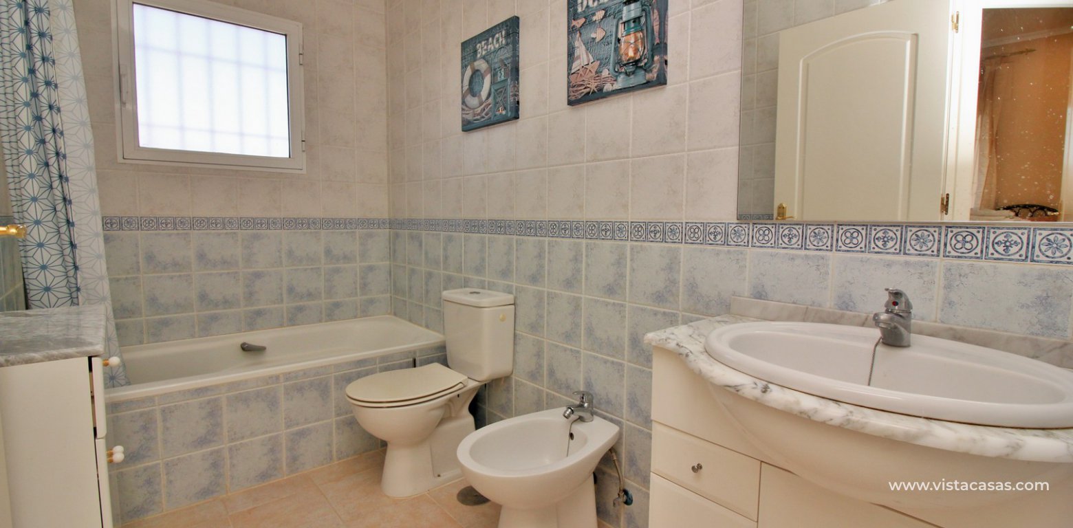 Townhouse for sale Avalon Pau 8 Villamartin bathroom