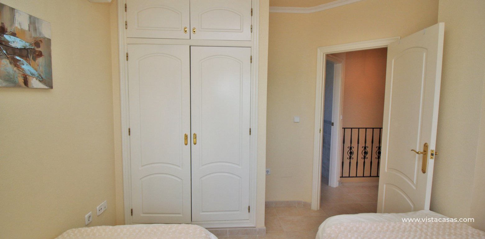 Townhouse for sale Avalon Pau 8 Villamartin twin bedroom fitted wardrobes