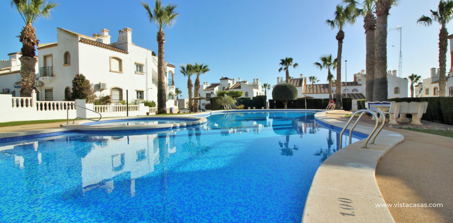 Top floor apartment for sale in R3 Las Violetas Villamartin pool