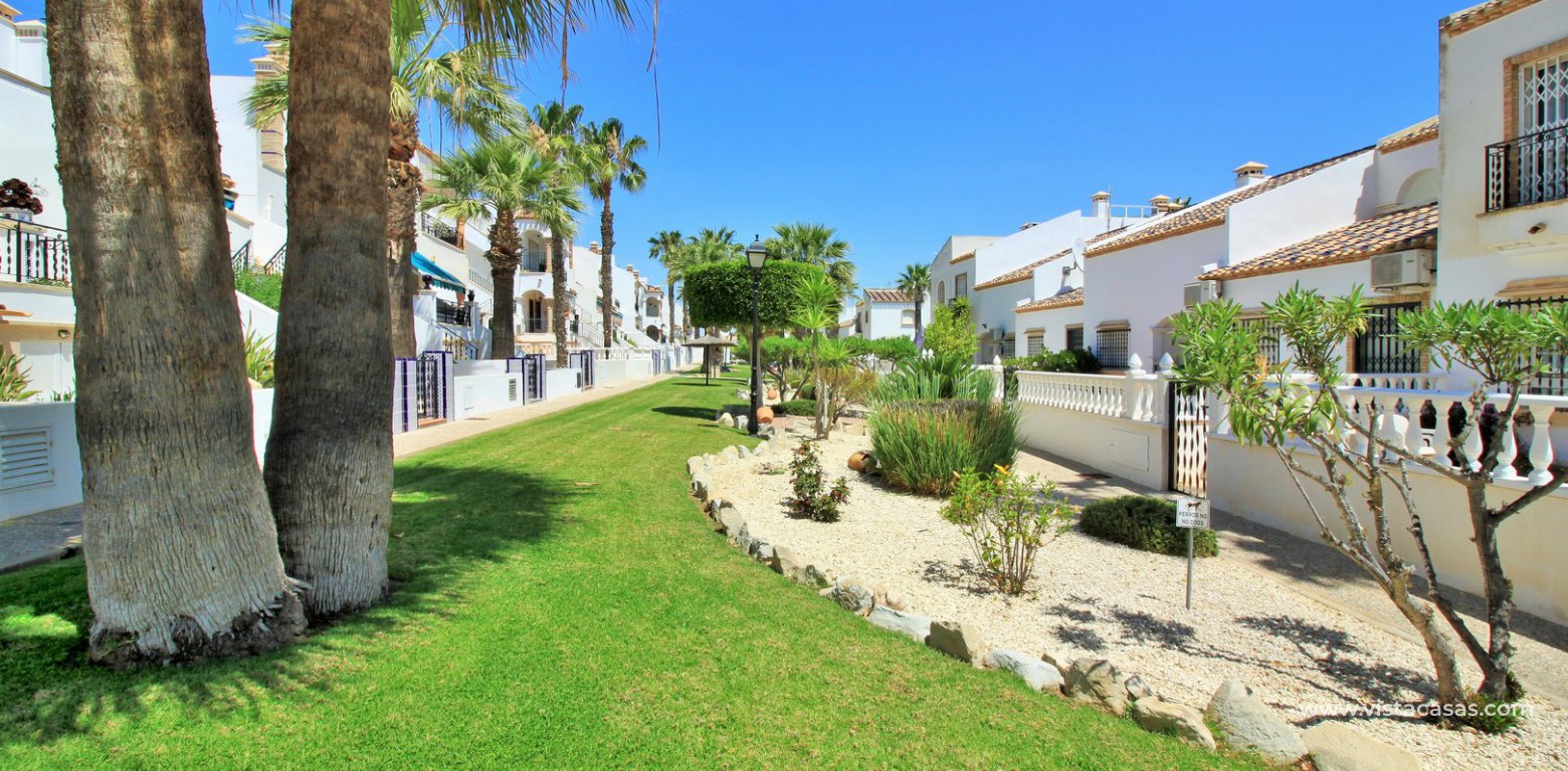 Top floor apartment for sale in R3 Las Violetas Villamartin communal gardens