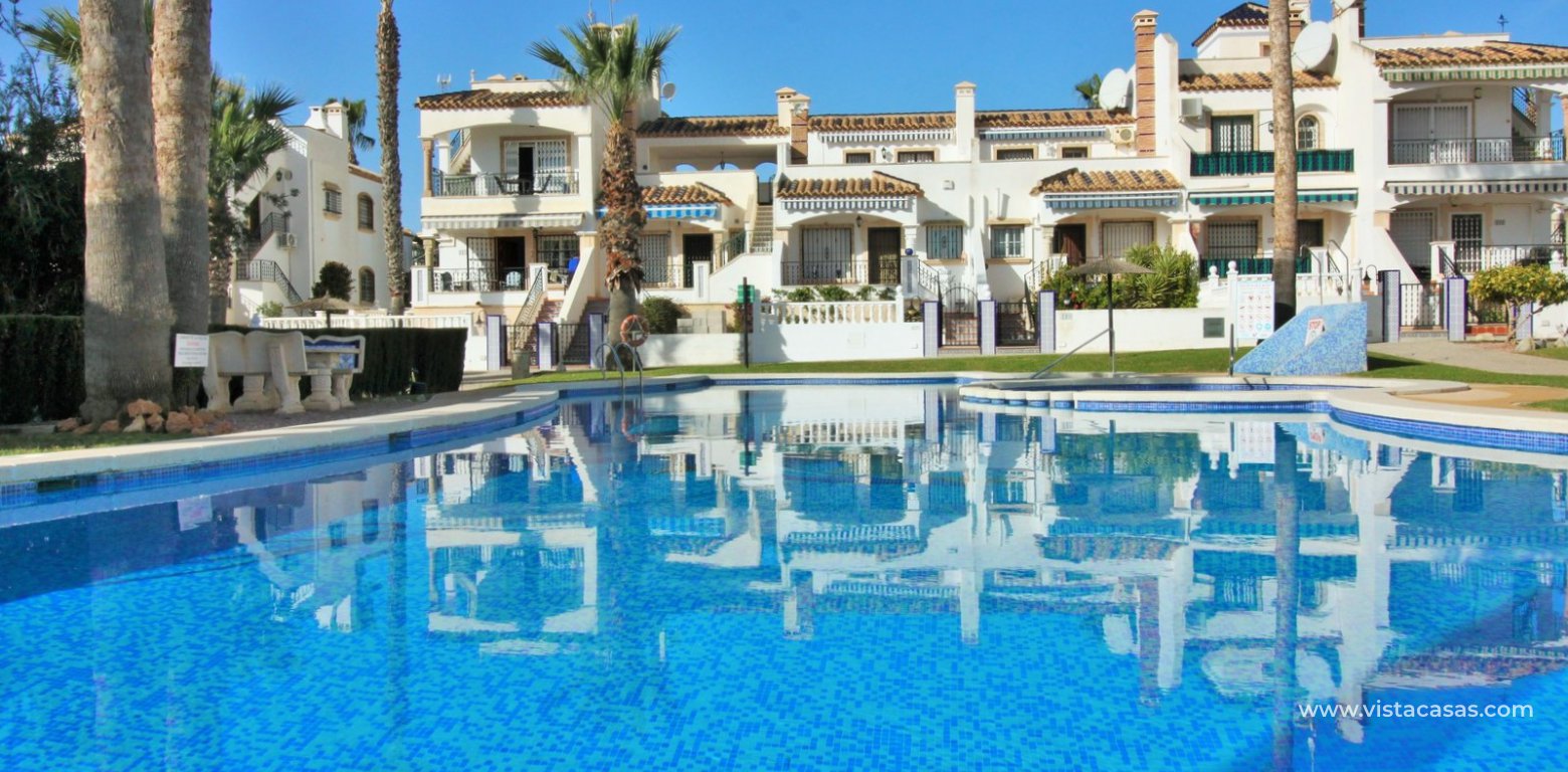 Top floor apartment for sale in R3 Las Violetas Villamartin communal pool