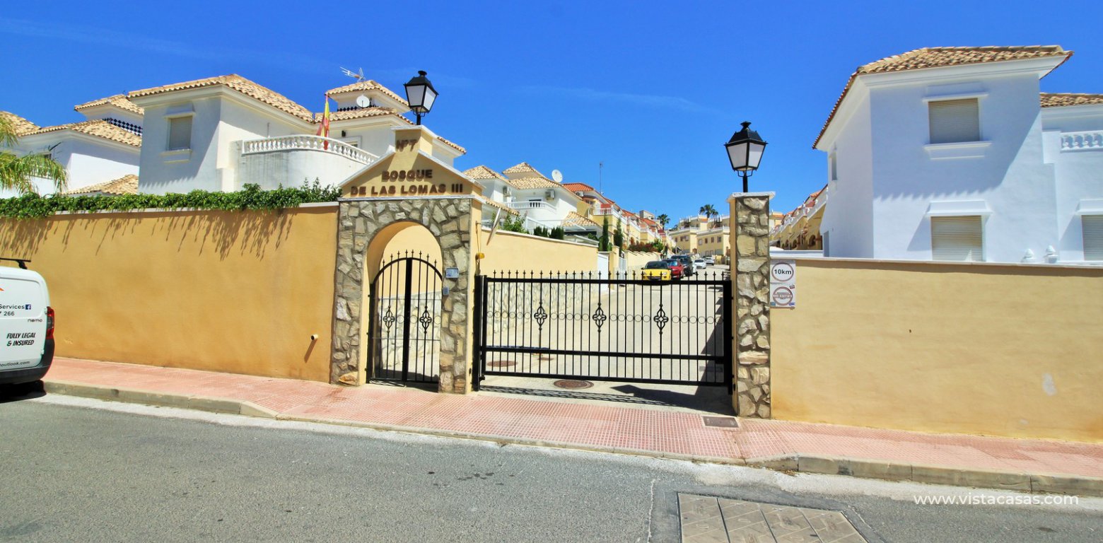 Townhouse for sale Bosque de las Lomas 3 Villamartin gated community