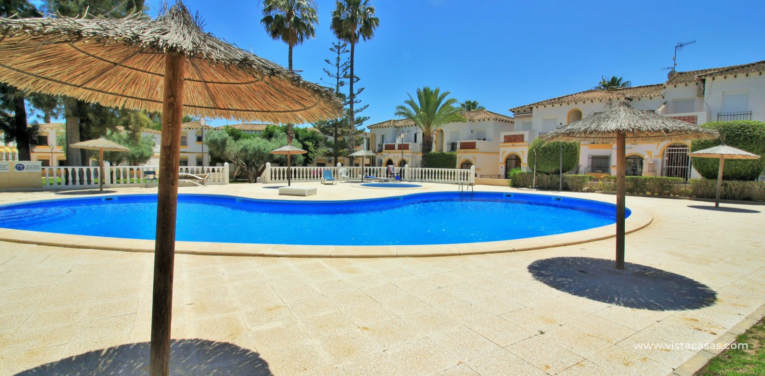 Renovated villa for sale in El Mirador Villamartin pool