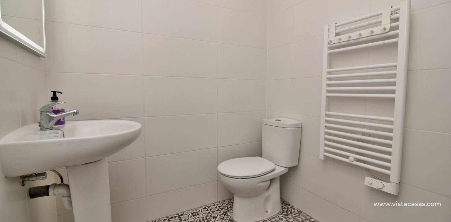 Renovated villa for sale in El Mirador Villamartin bathroom