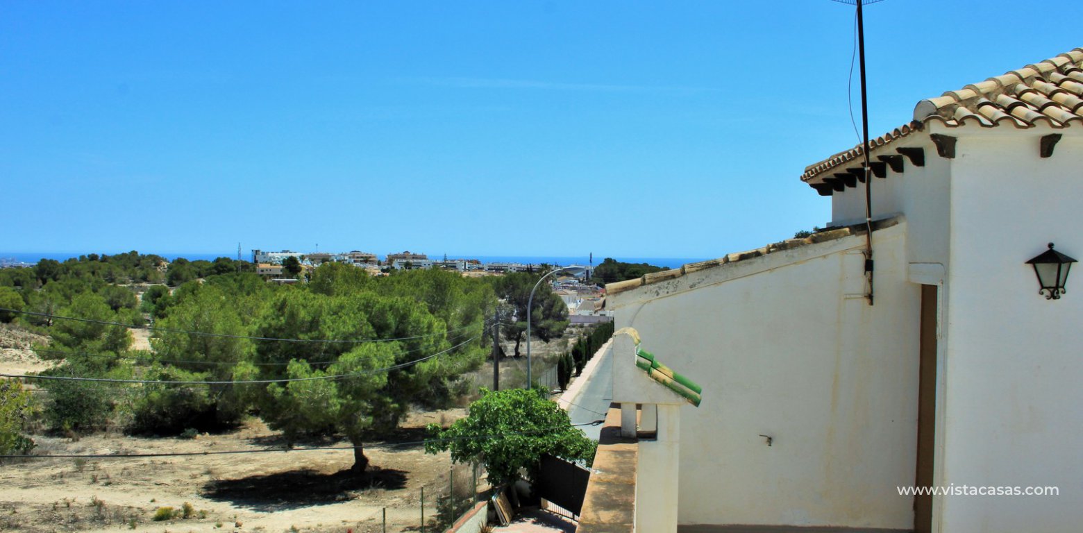 Renovated villa for sale in El Mirador Villamartin sea views