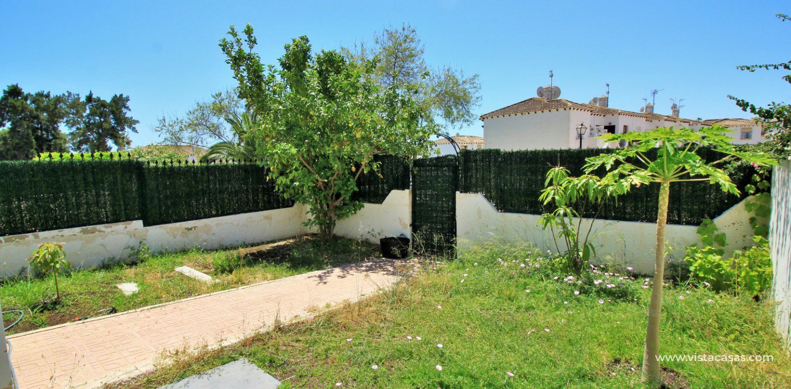 Renovated villa for sale in El Mirador Villamartin front garden