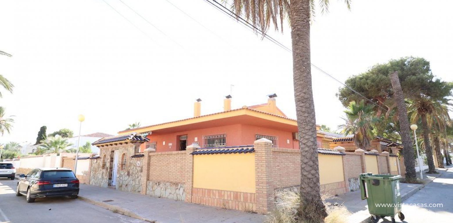 Resale - Villa - Cabo Roig