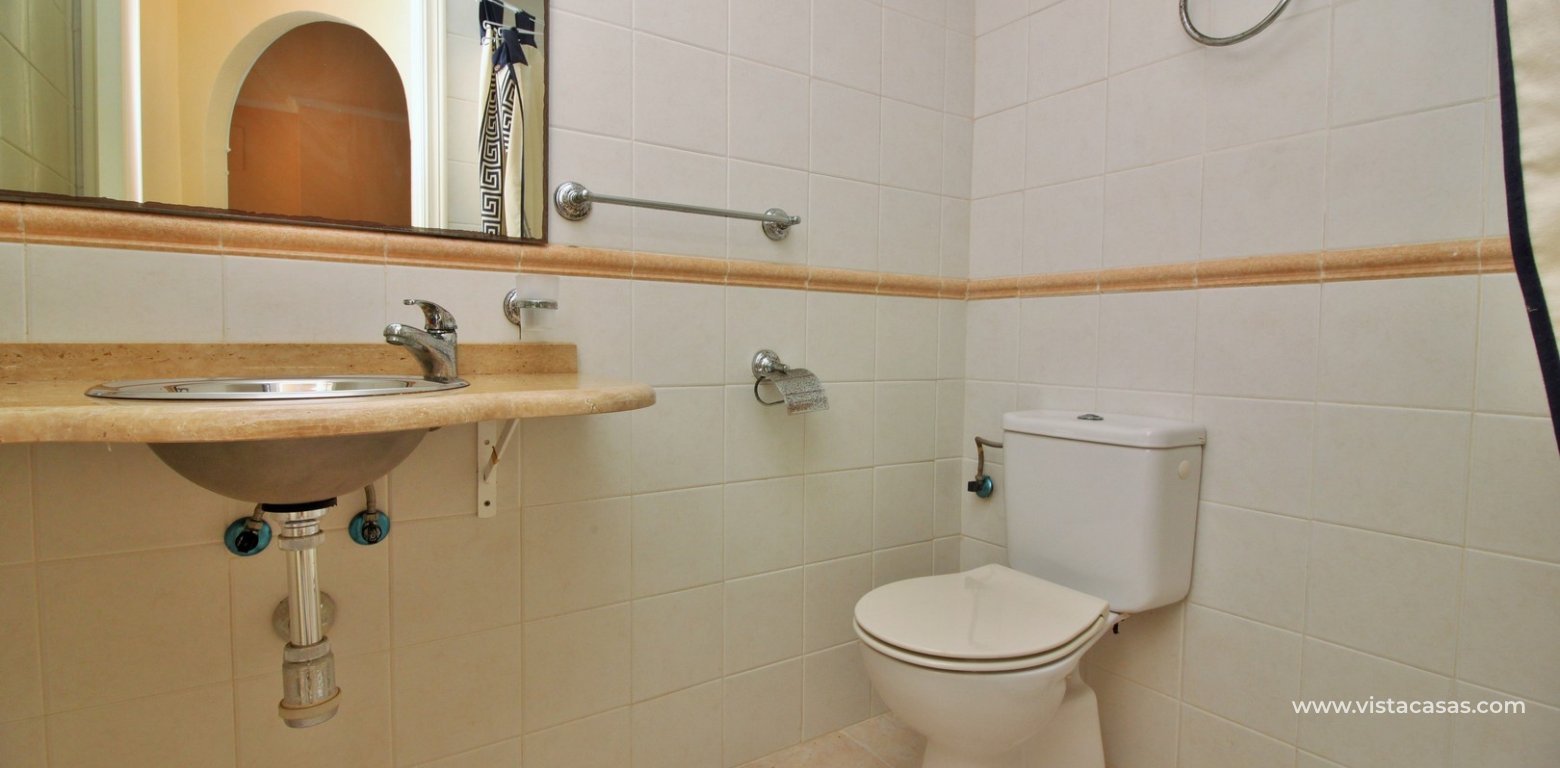 Townhouse for sale Avalon Pau 8 Villamartin downstairs bathroom