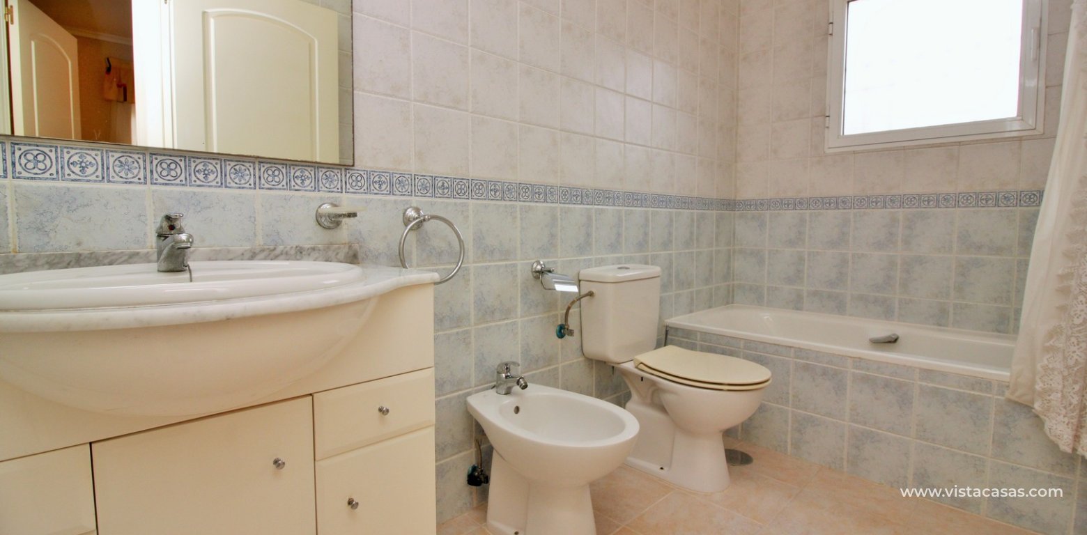 Townhouse for sale Avalon Pau 8 Villamartin bathroom