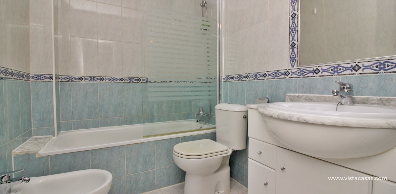 Townhouse for sale Costa Dorada III Villamartin bathroom