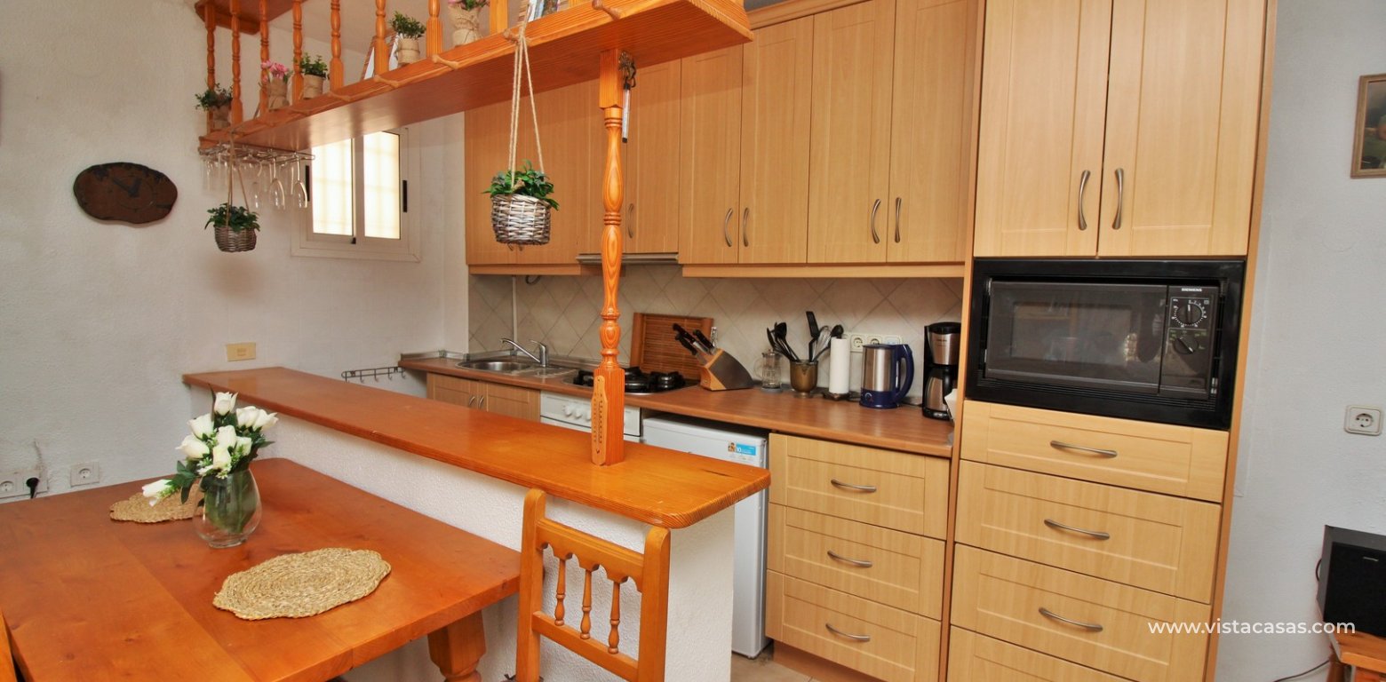 Townhouse for sale near the beach Cabo Roig kitchen