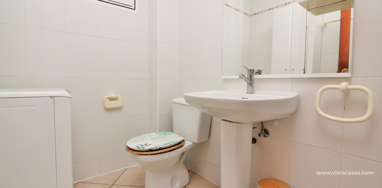 Townhouse for sale near the beach Cabo Roig bathroom