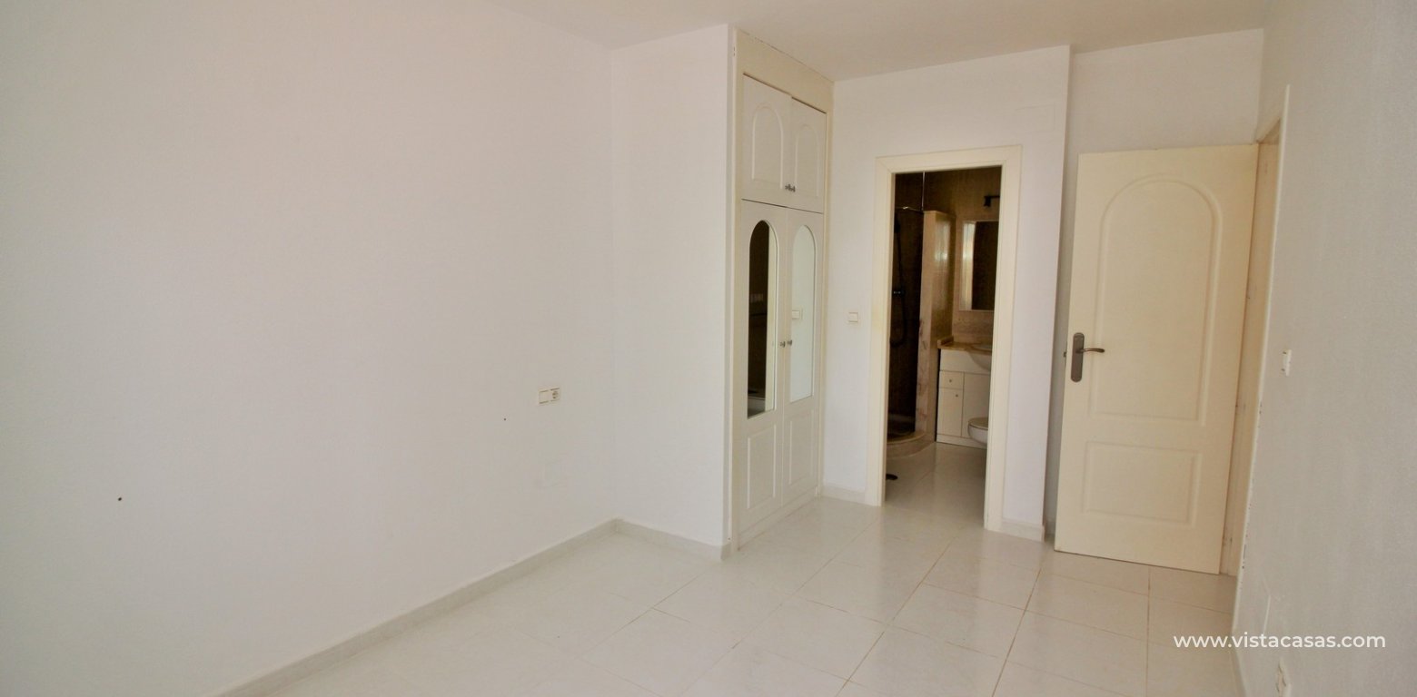 Bungalow for sale Miraflores V Pau 8 Villamartin master bedroom fitted wardrobes