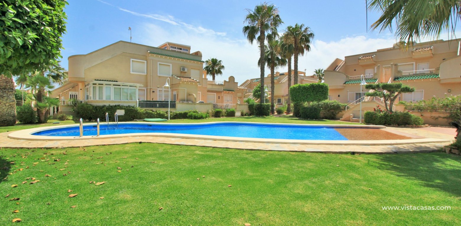 Bungalow for sale Miraflores V Pau 8 Villamartin swimming pool