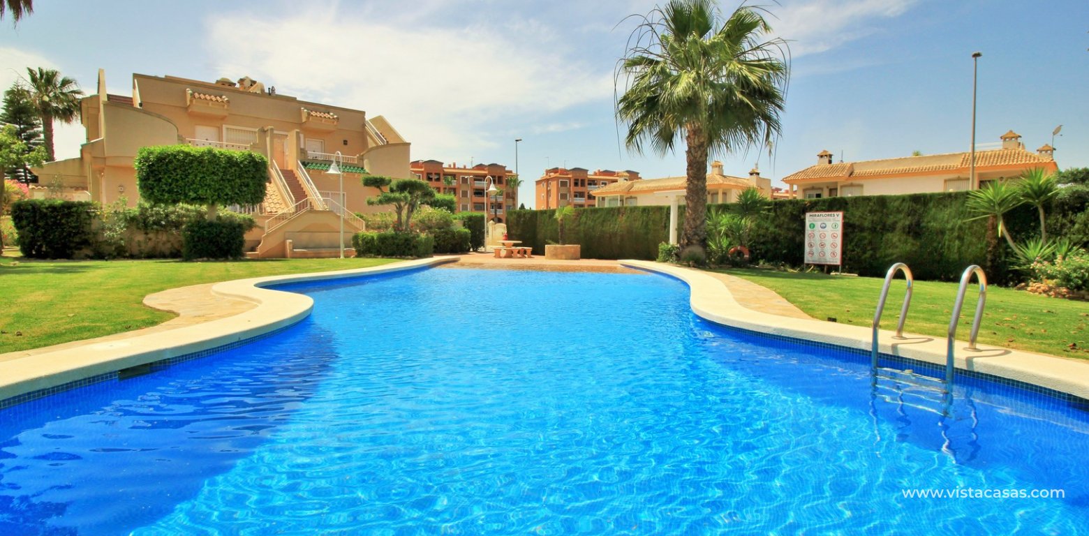 Bungalow for sale Miraflores V Pau 8 Villamartin swimming pool