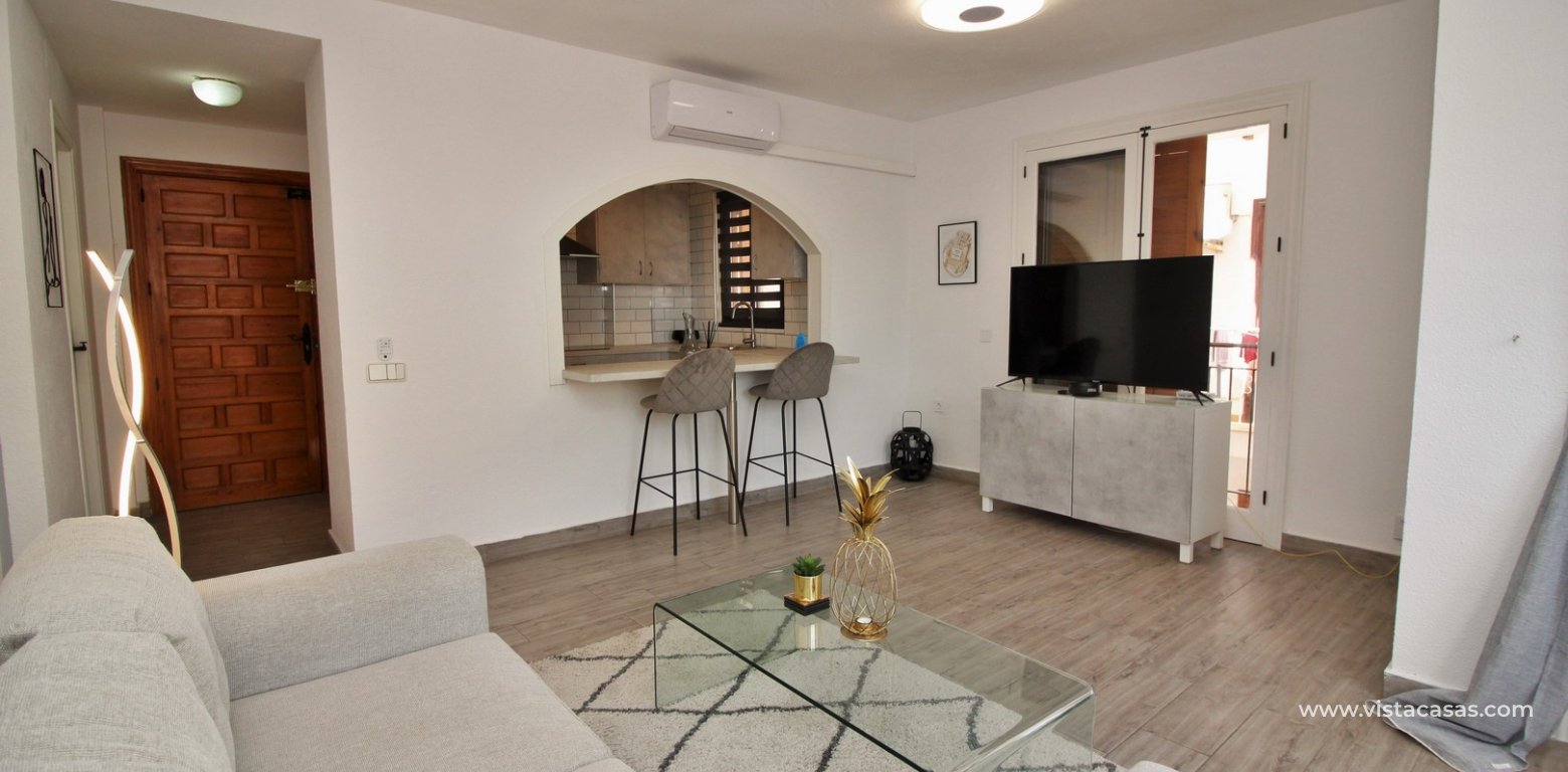 Renovated apartment for sale in the Villamartin Plaza lounge 2