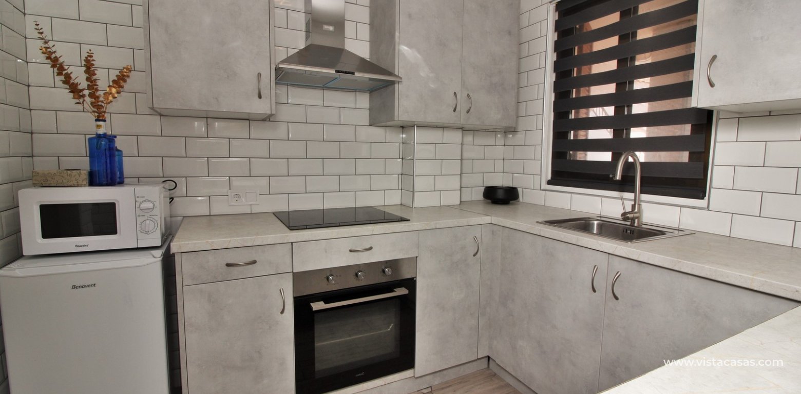 Renovated apartment for sale in the Villamartin Plaza kitchen 2