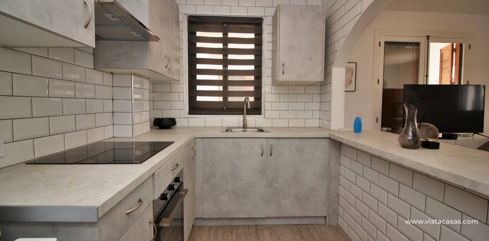 Renovated apartment for sale in the Villamartin Plaza kitchen modern