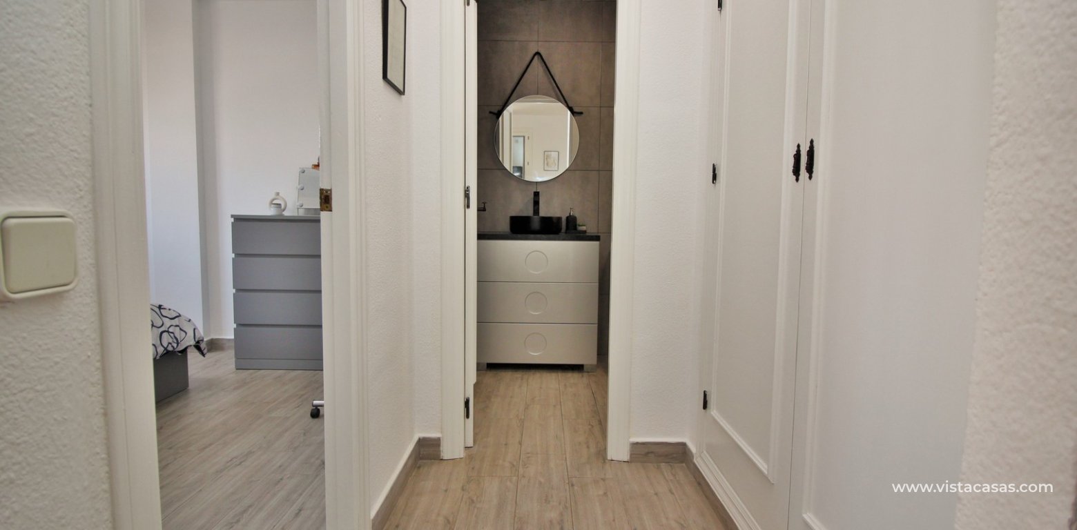 Renovated apartment for sale in the Villamartin Plaza hallway wardrobes