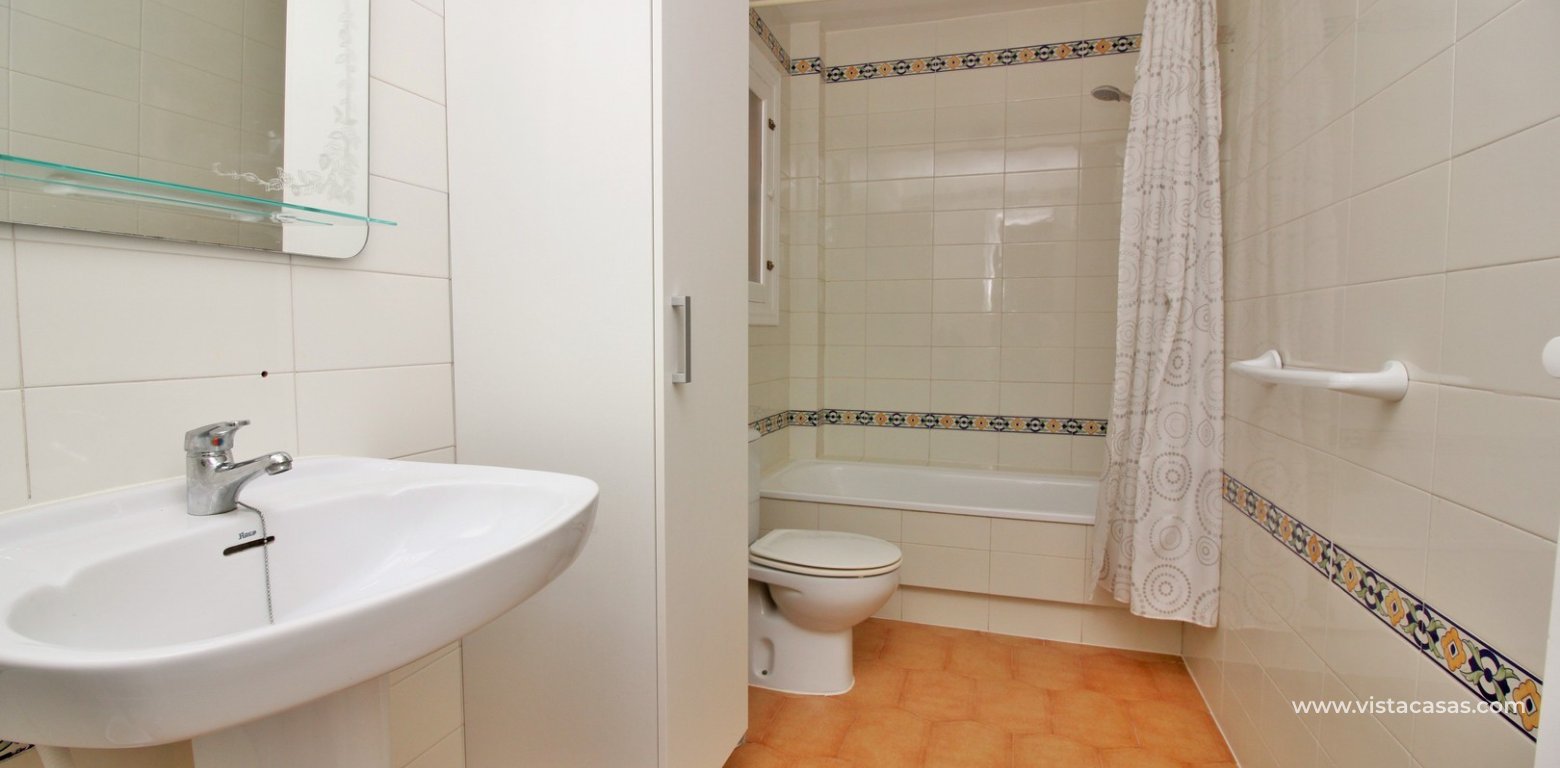 Penthouse apartment for sale Villamartin Plaza bathroom