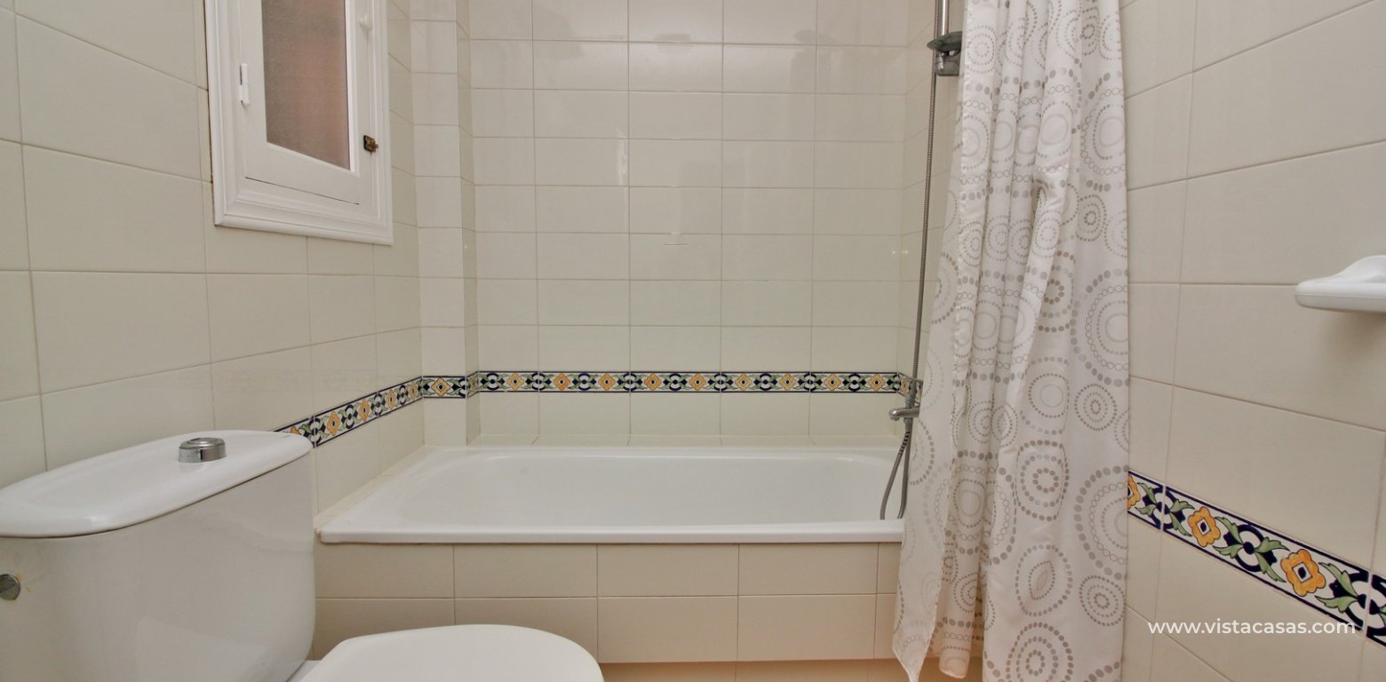 Penthouse apartment for sale Villamartin Plaza bathroom 2