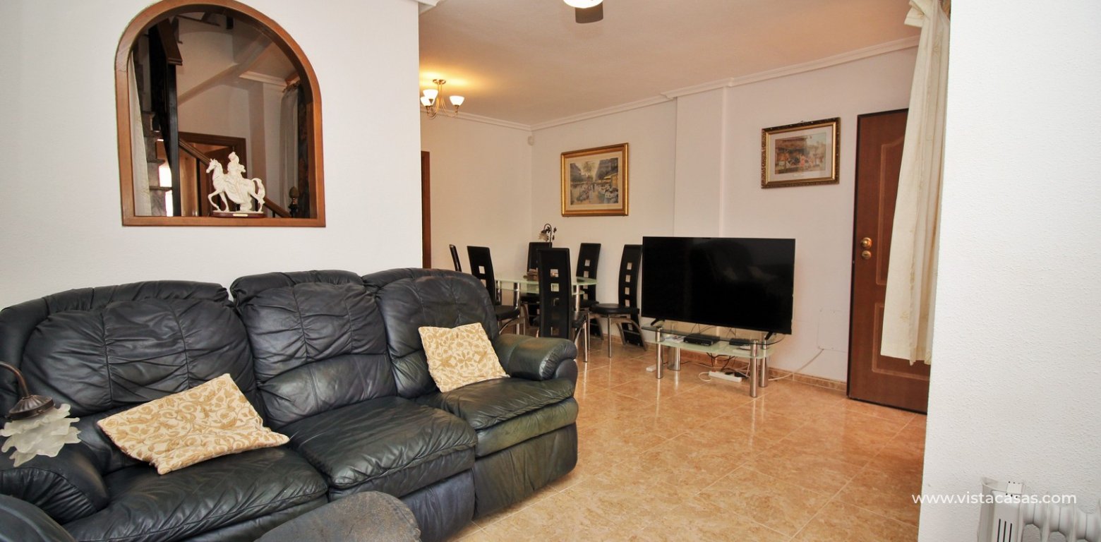 South facing 3 bedroom townhouse for sale Entregolf Villamartin lounge 2