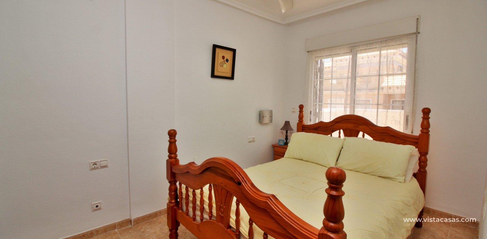 South facing 3 bedroom townhouse for sale Entregolf Villamartin master bedroom