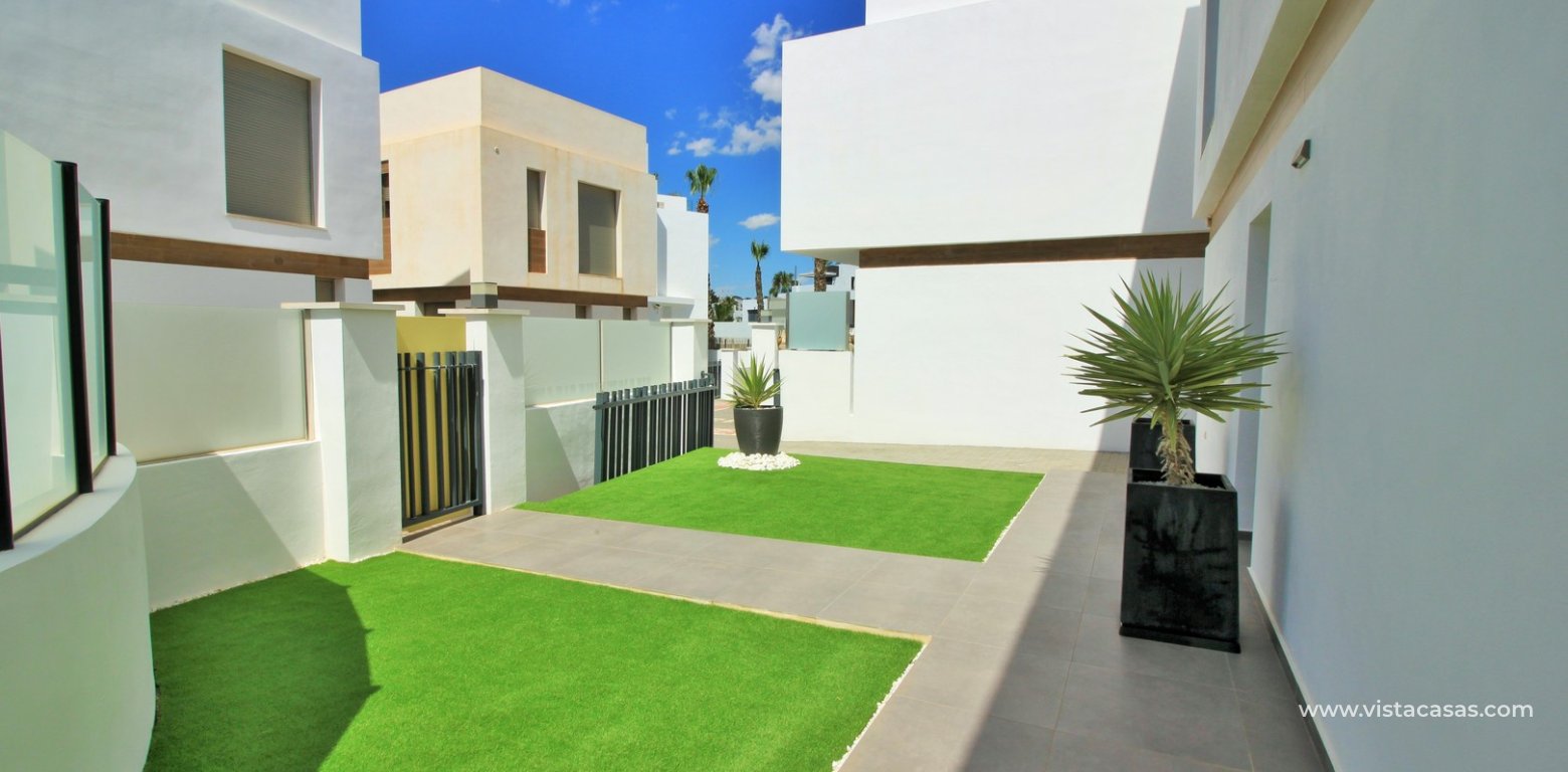 Detached villa with pool for sale Villamartin Paradise garden