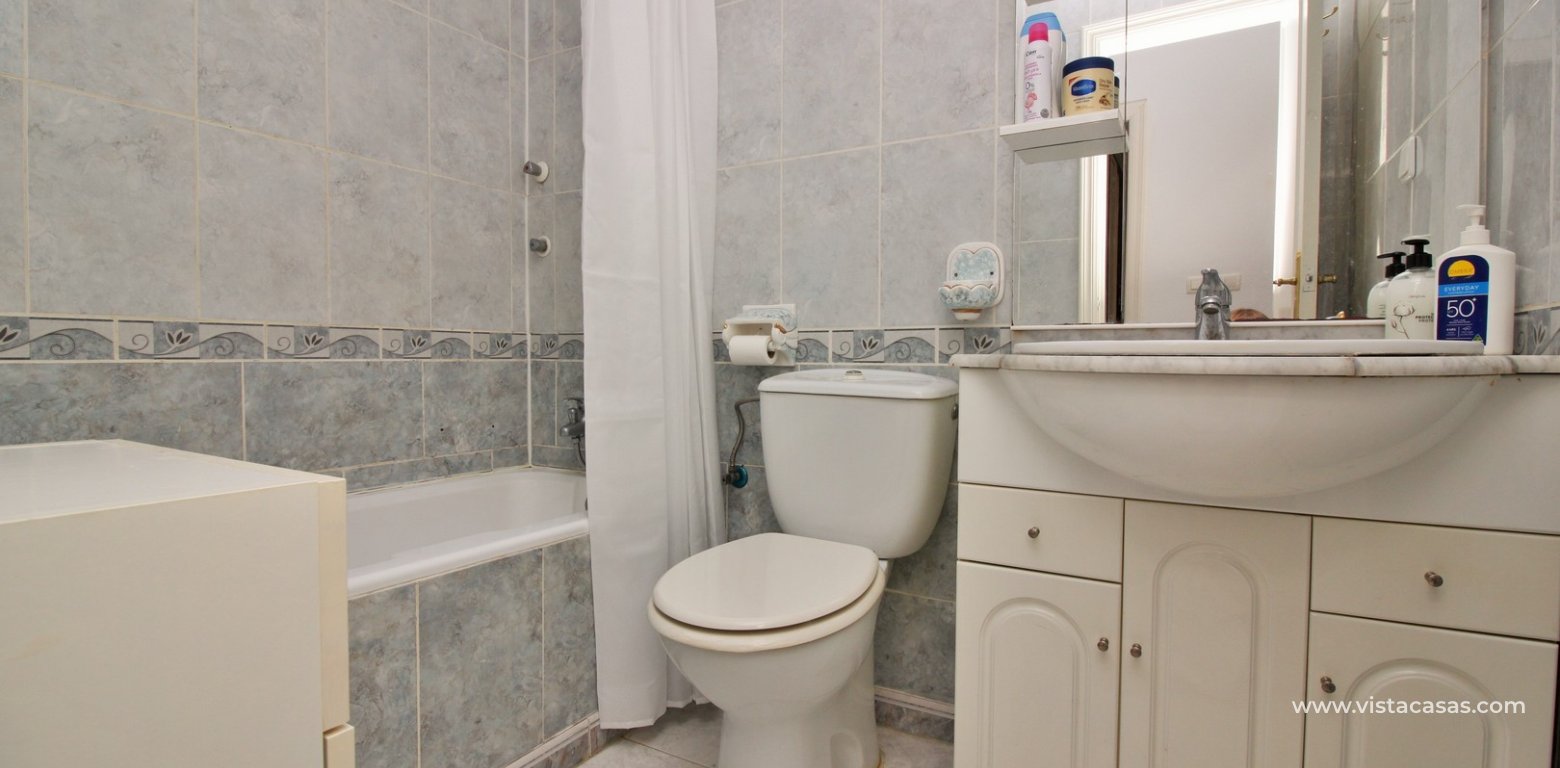 Apartment for sale in Lomas del Golf Villamartin bathroom