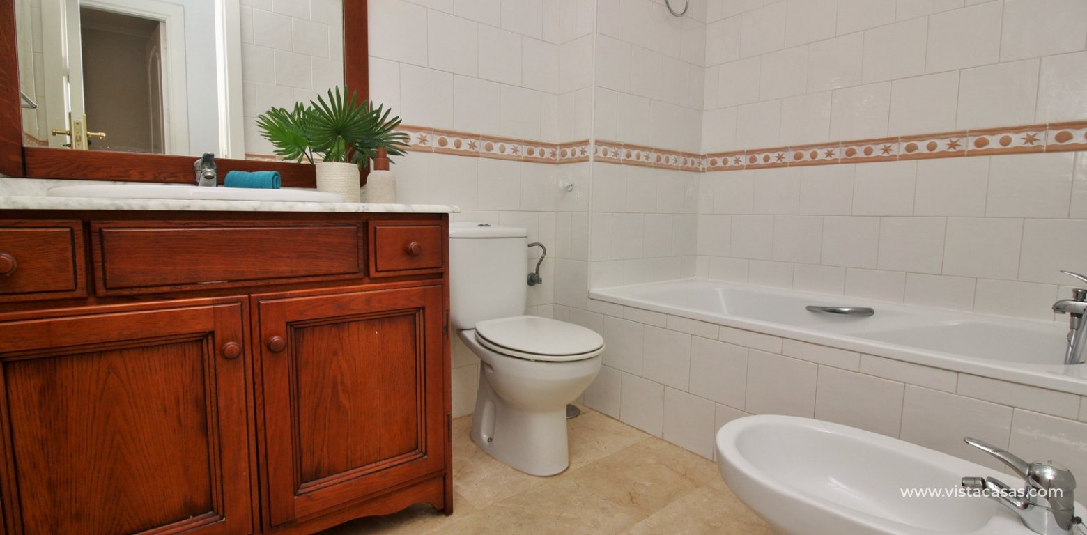 Ground floor apartment for sale R2 Las Violetas bathroom