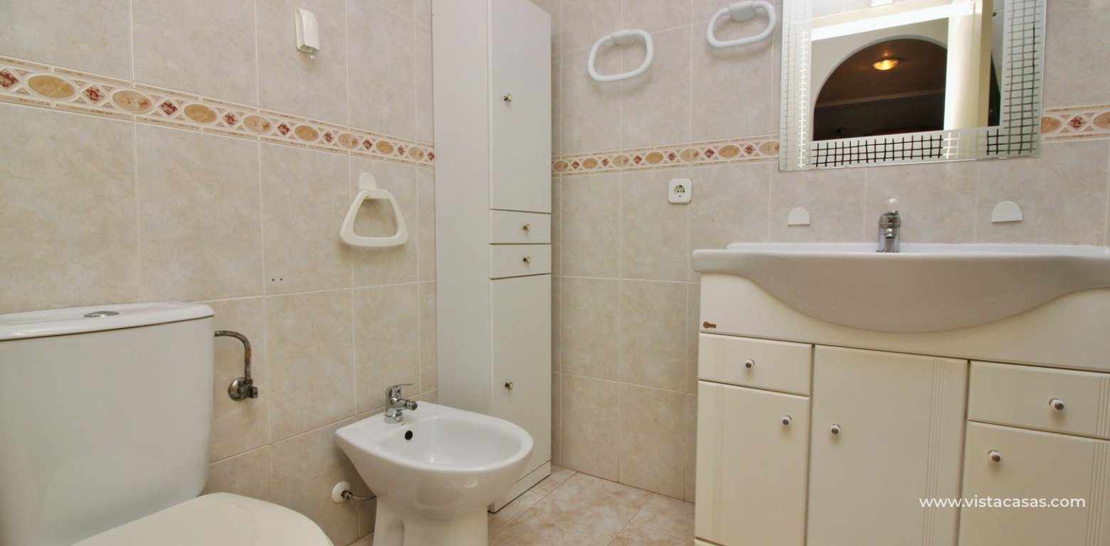 Ground floor apartment for sale Las Ocas Playa Flamenca bathroom