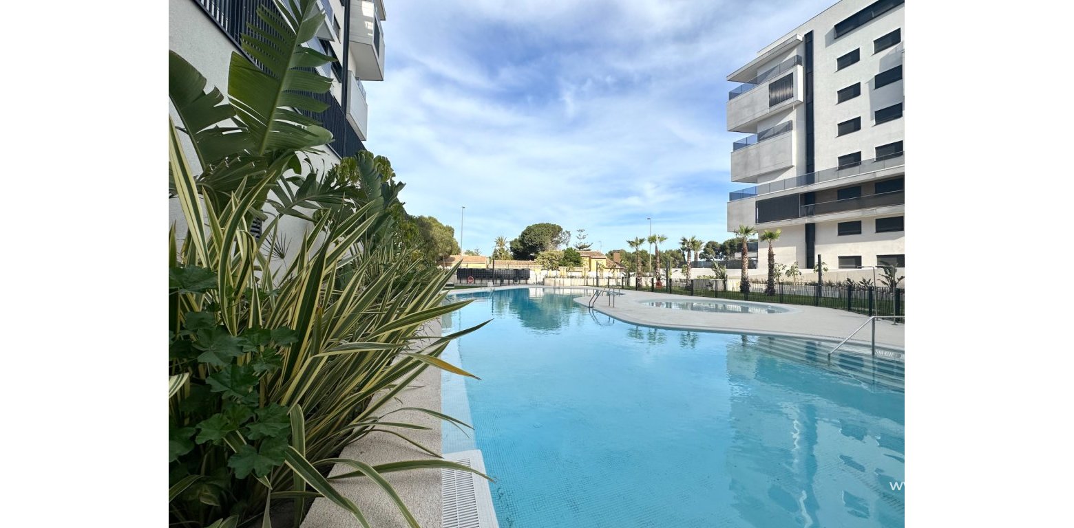 Resale - Apartment - Campoamor