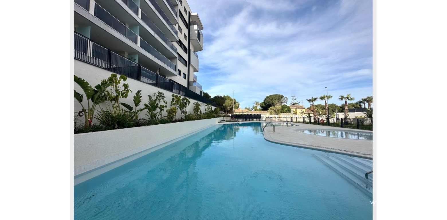 Resale - Apartment - Campoamor