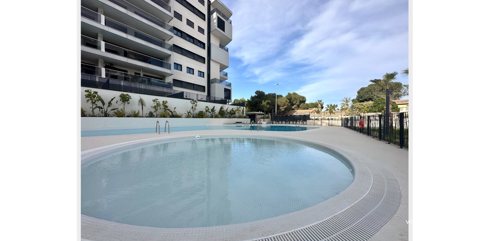 Resale - Apartment - Campoamor