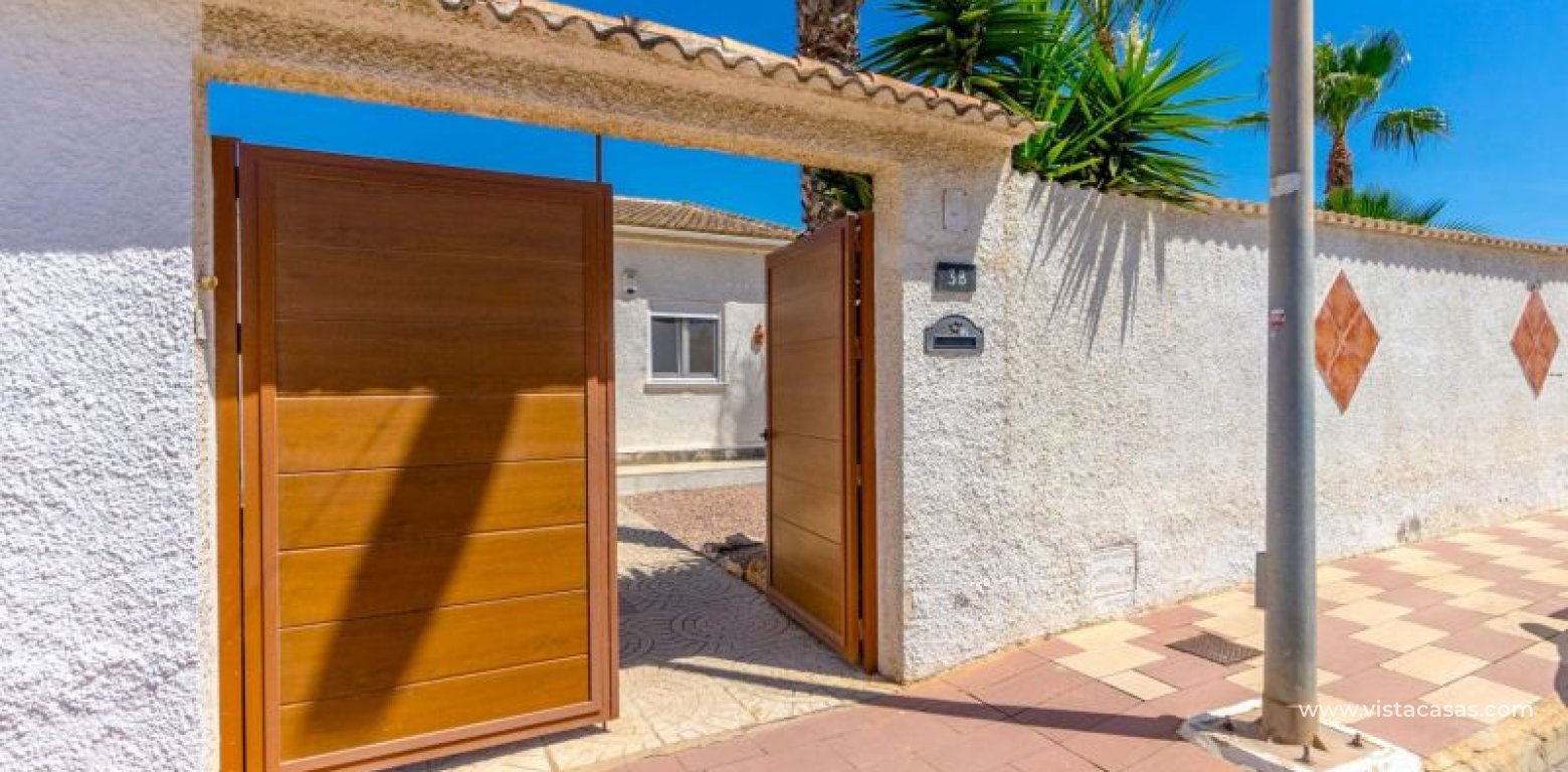 Venta - Chalet - Torrevieja - La Siesta